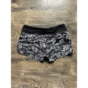 Lululemon Seawheeze 2017 Speed Short 2.5" Counter Culture Floral Size 6